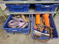 Magazijnstelling met inhoud - afbeelding 11 van  20