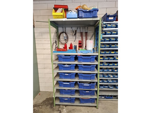 Magazijnstelling met inhoud - afbeelding 1 van  20