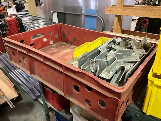 Magazijnstelling met inhoud - afbeelding 3 van  8