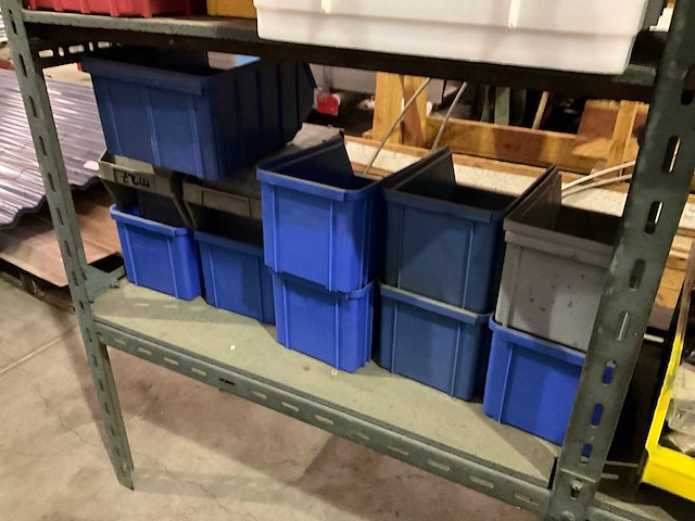 Magazijnstelling met inhoud - afbeelding 5 van  8