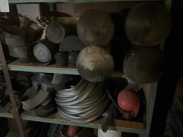 Magazijnstelling met inhoud - afbeelding 2 van  5