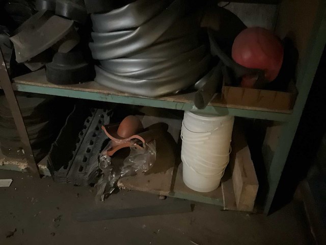 Magazijnstelling met inhoud - afbeelding 3 van  5