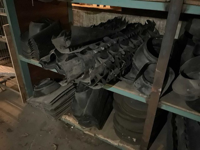 Magazijnstelling met inhoud - afbeelding 4 van  5