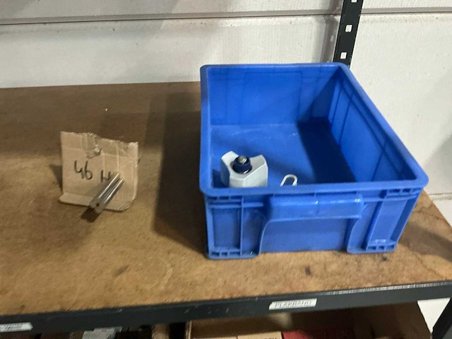 Magazijnstelling met inhoud - afbeelding 10 van  11