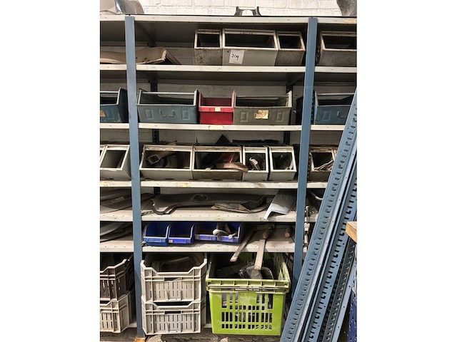 Magazijnstelling met inhoud - afbeelding 3 van  6