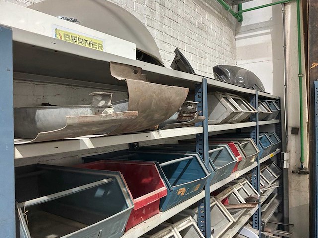 Magazijnstelling met inhoud - afbeelding 6 van  6