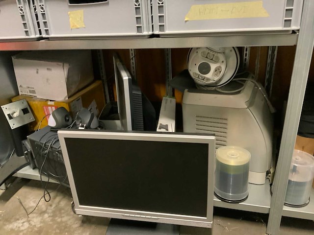 Magazijnstelling met kabels - afbeelding 16 van  24