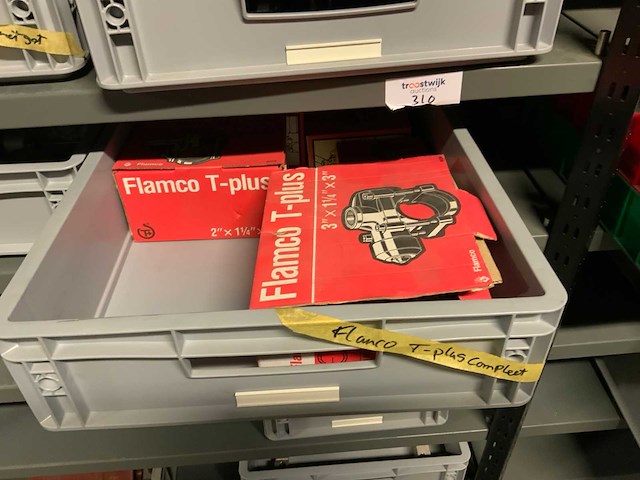 Magazijnstelling met metaalwaren - afbeelding 5 van  24