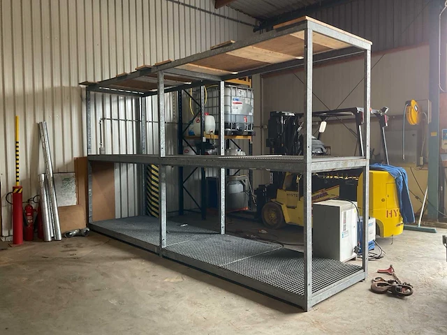 Magazijnstelling met olieopvang - afbeelding 1 van  4
