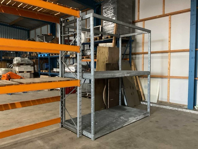 Magazijnstelling met opvangbak - afbeelding 1 van  4