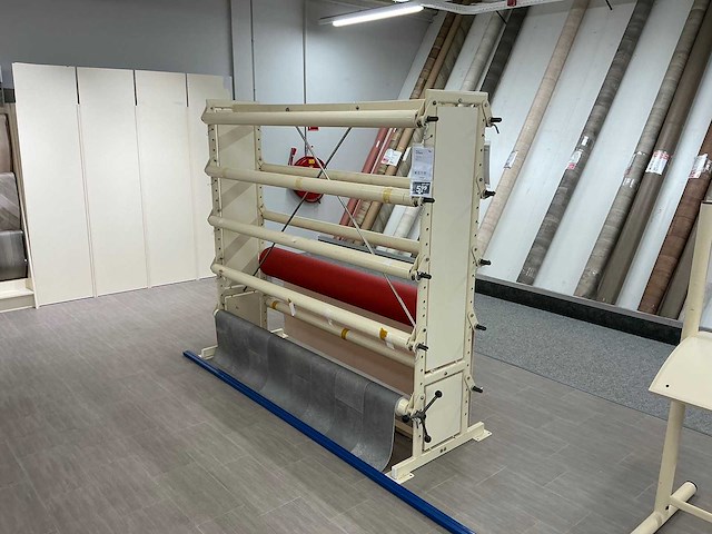 Magazijnstelling voor tapijtrollen - afbeelding 3 van  6