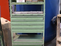 Magazijnstelling v.v. laden incl. bevestigingsmateriaal o.a. ringen, bouten & moeren