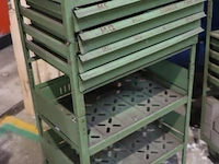 Magazijnstelling v.v. laden incl. bevestigingsmateriaal o.a. ringen, bouten & moeren