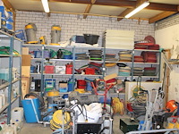 Magazijnstellingen bestaande uit 22 staanders 62 x 210 cm en ruim 80 legbladen 60 x 100 cm. let op! afhalen... - afbeelding 1 van  4