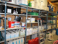Magazijnstellingen bestaande uit 22 staanders 62 x 210 cm en ruim 80 legbladen 60 x 100 cm. let op! afhalen... - afbeelding 2 van  4