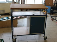 Magazijntafel fetra voorzien van kast, sleutel aanwezig. afmeting 110 x 61 x 119 cm. - afbeelding 1 van  2