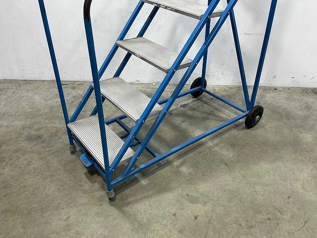 Magazijntrap - afbeelding 1 van  3