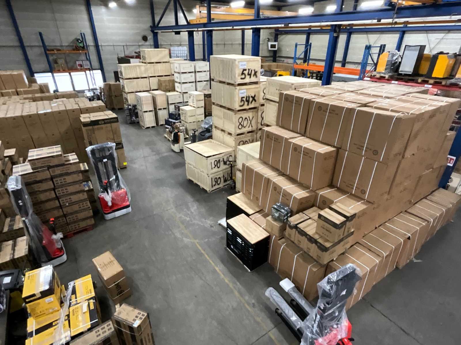 Magazijnveiling heftrucks, gereedschappen, quads en diversen