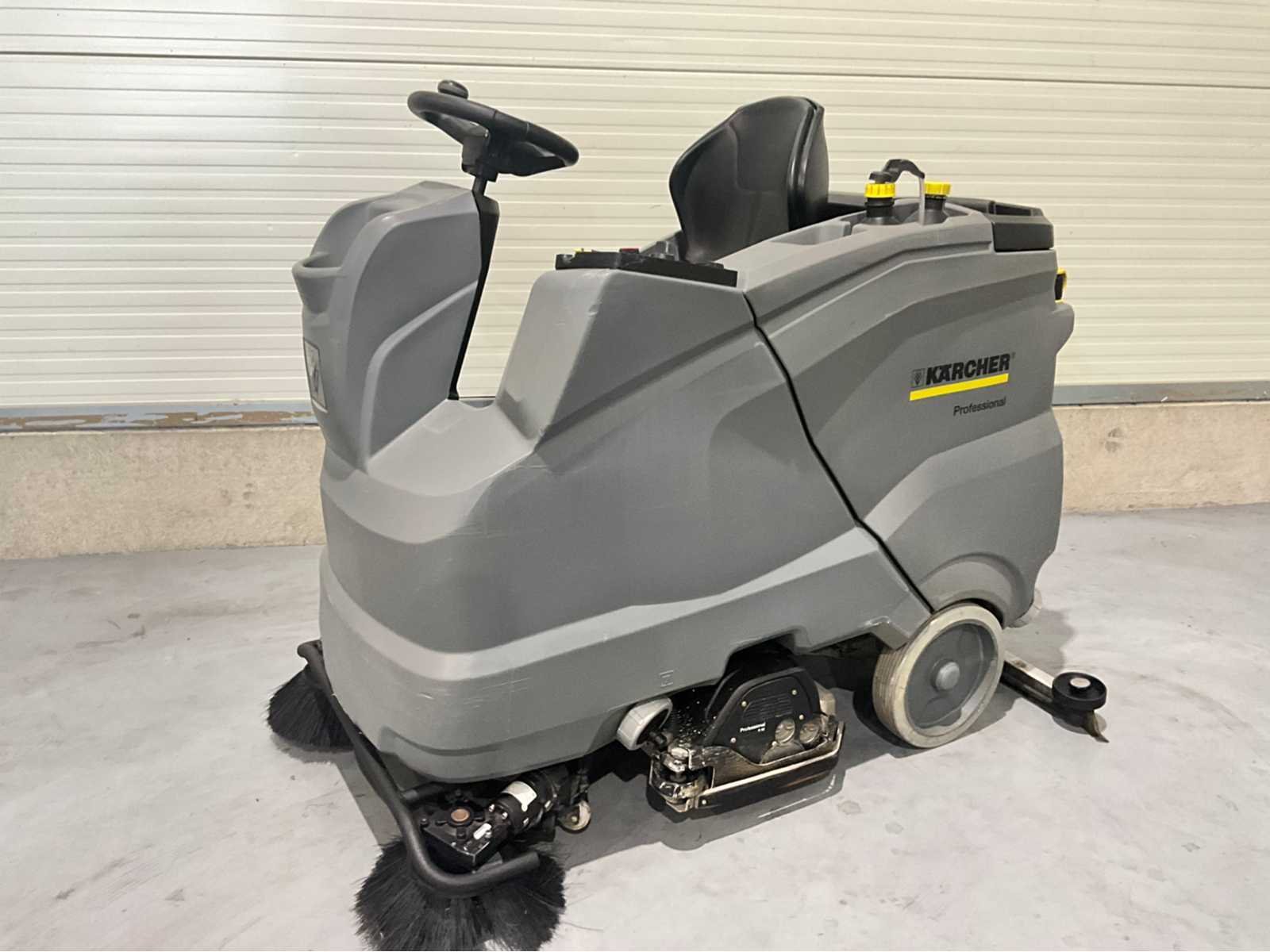 Magazijnverkoop interne transportmachines, quads, gereedschappen en diversen