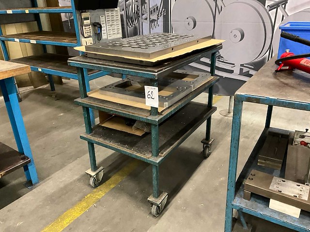 Magazijnwagen en divers - afbeelding 1 van  4