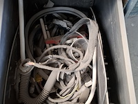 Magazijnwagen met diverse auto-onderdelen - afbeelding 9 van  9