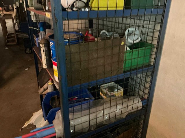 Magazijnwagen met inhoud - afbeelding 6 van  12