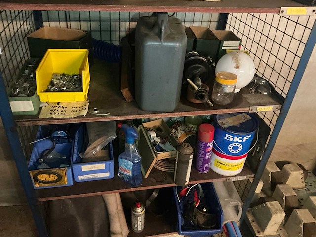 Magazijnwagen met inhoud - afbeelding 7 van  12
