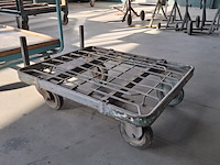 Magazijnwagen met transporthondje - afbeelding 4 van  4