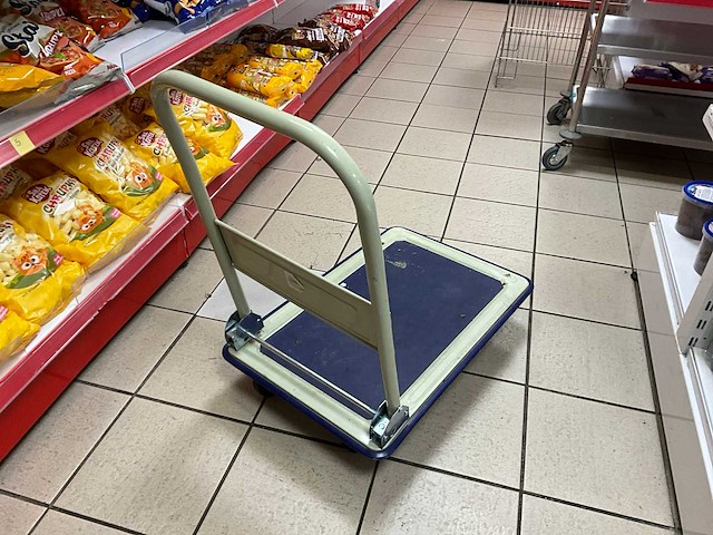 Magazijnwagen - afbeelding 2 van  2