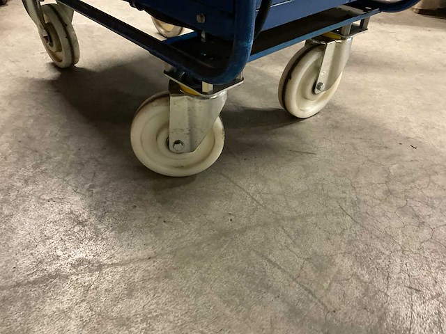 Magazijnwagen - afbeelding 2 van  3
