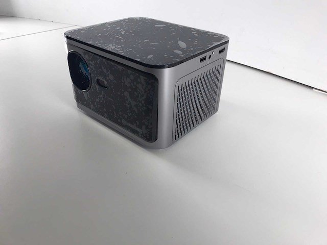 Magcubic (hy350) 13000 lumens lcd smart projector (new) - afbeelding 8 van  11