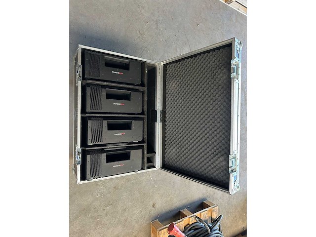 Magicfx - psyco2 jet - co2 jet (4x) with flightcase - afbeelding 1 van  4