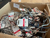 Magneet leesbril diverse modellen, kleuren en sterktes (100x) - afbeelding 1 van  3