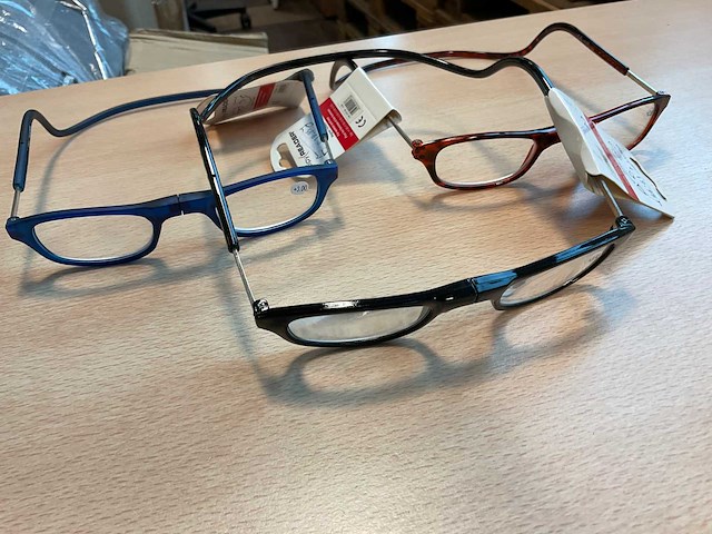 Magneet leesbril diverse modellen, kleuren en sterktes (100x) - afbeelding 2 van  3