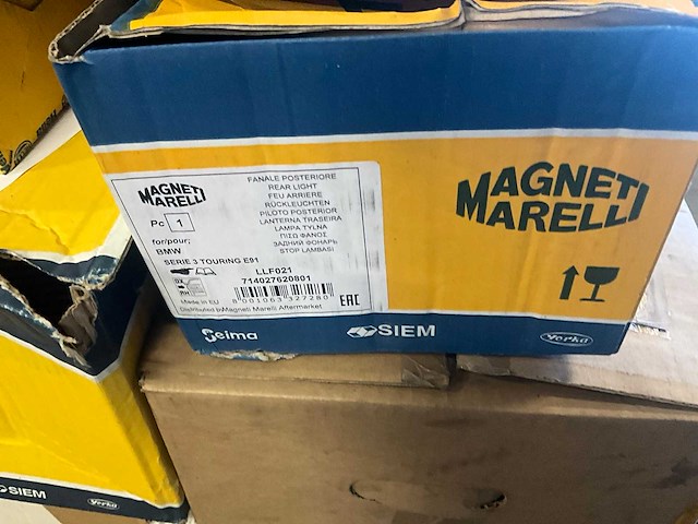 Magneti / hella / valeo - koplampen achterverlichting - partij auto onderdelen (21x) - afbeelding 5 van  13