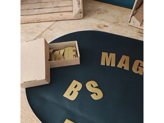 Magnetisch bord met cijfers en letters - afbeelding 2 van  4