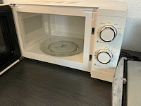 Magnetron, grille, koelkast en waterkoker - afbeelding 5 van  7