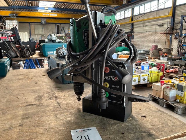 Magtron / hitachi magnetische boormachine - afbeelding 1 van  5