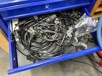 Magura ladenkast met inhoud - afbeelding 4 van  6