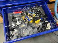 Magura ladenkast met inhoud - afbeelding 5 van  6