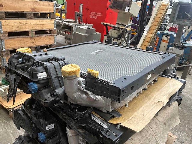 Mahle man koelmodule / radiateurpakket - afbeelding 1 van  8