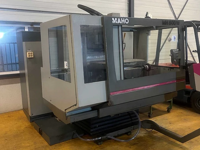 Maho - 1992 - 800 w - cnc universele bewerkingscentra - afbeelding 1 van  12