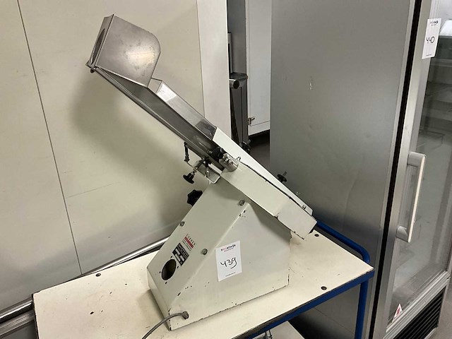 Maho bs 88 75 broodsnijmachine - afbeelding 3 van  3