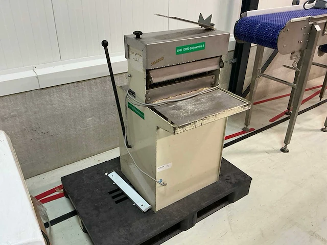 Maho n412 broodsnijmachine - afbeelding 1 van  6