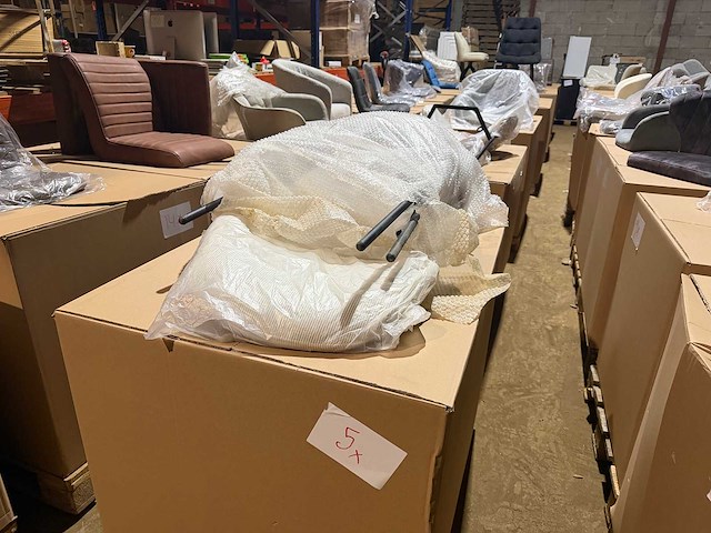 Mahom furniture eetkamerstoel (600x) - afbeelding 14 van  30