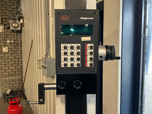 Mahr digimar 817ci verticaal meetstatief - afbeelding 8 van  9