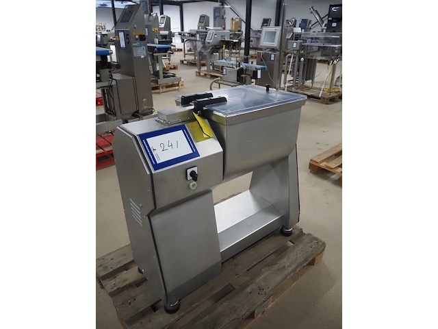 Maica - afbeelding 1 van  13