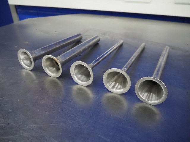 Mainca - afbeelding 1 van  10