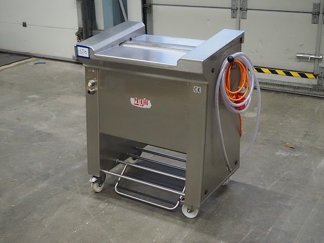 Maja - afbeelding 1 van  7