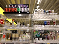 Make up/grime/schminkproducten in stelling w.o. water make-up, flakes, wimpers, sponzen, cremes, pasta's, ... - afbeelding 10 van  13
